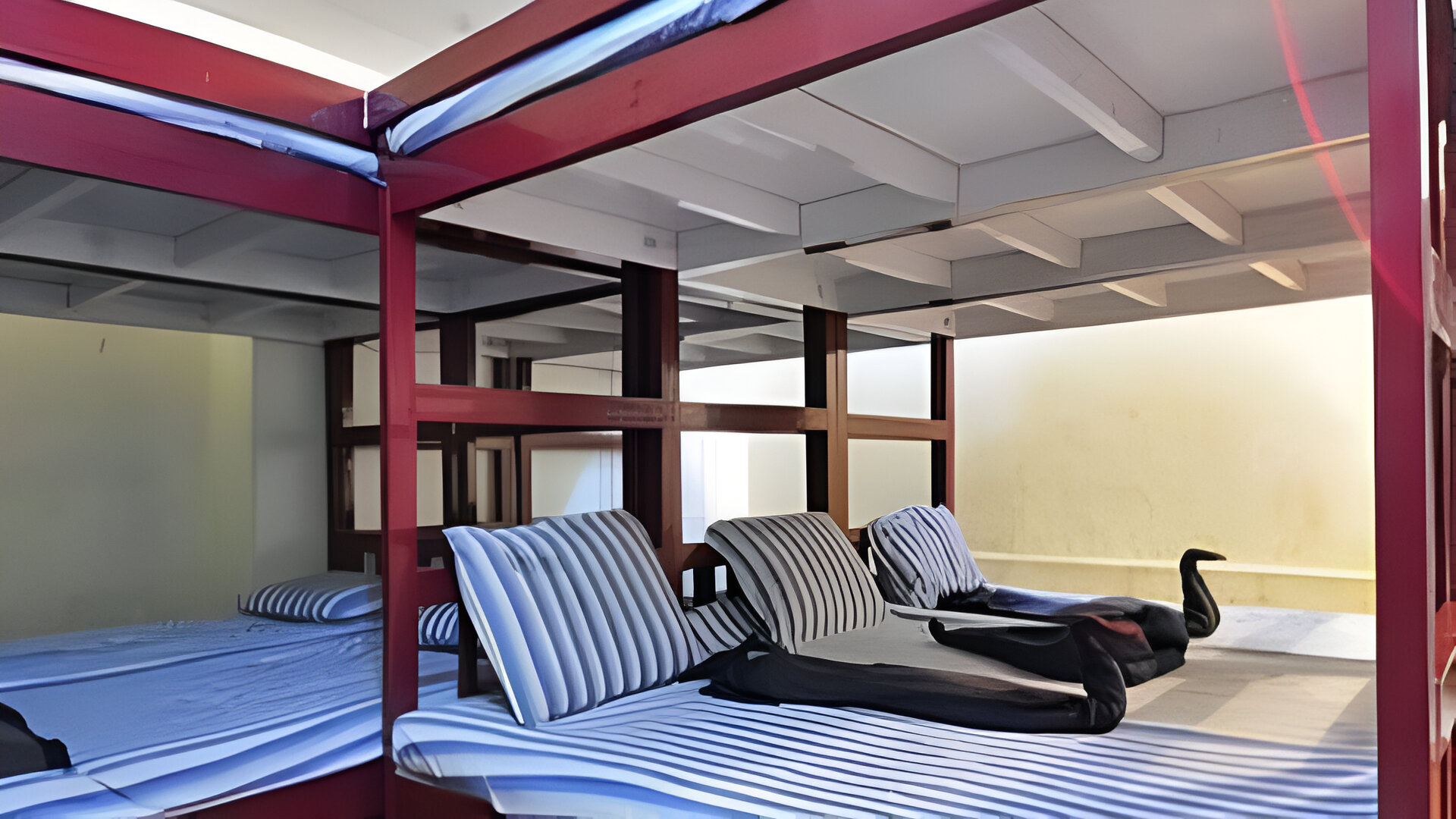 Dormitory - 8 bed